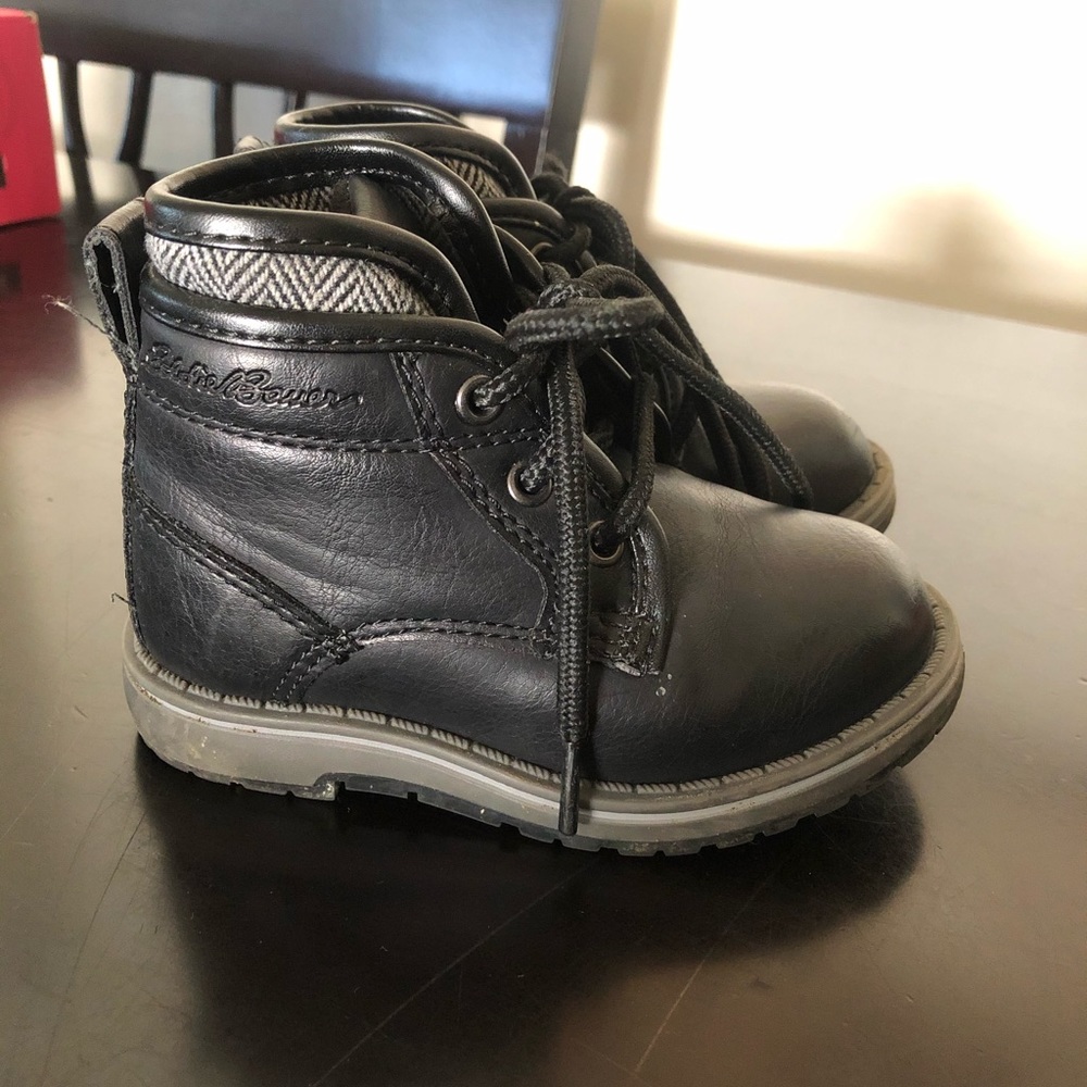 Toddler/walker size 6 black boots